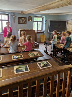 Besuch der alten Dorfschule in Blankenhain